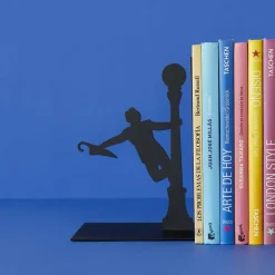 Balvi Boekensteun singing in the rain New