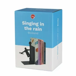 Balvi Boekensteun singing in the rain New