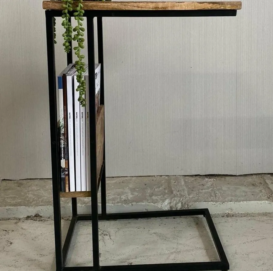 Benoa Bijzettafel industrieel sofa zwart met vak Outlet
