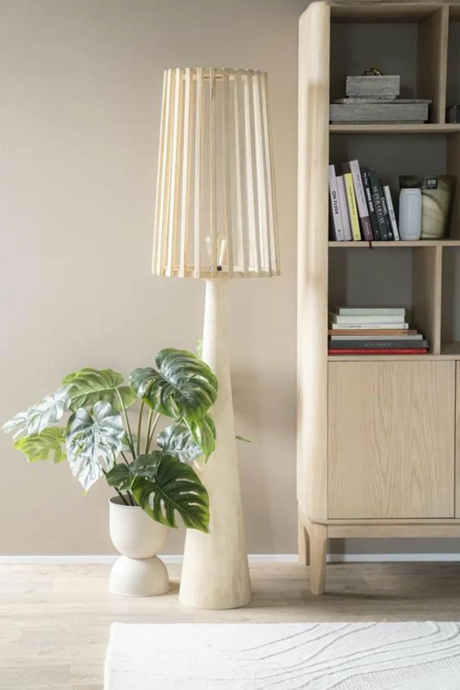 By Boo Vloerlamp Guard – naturel Online