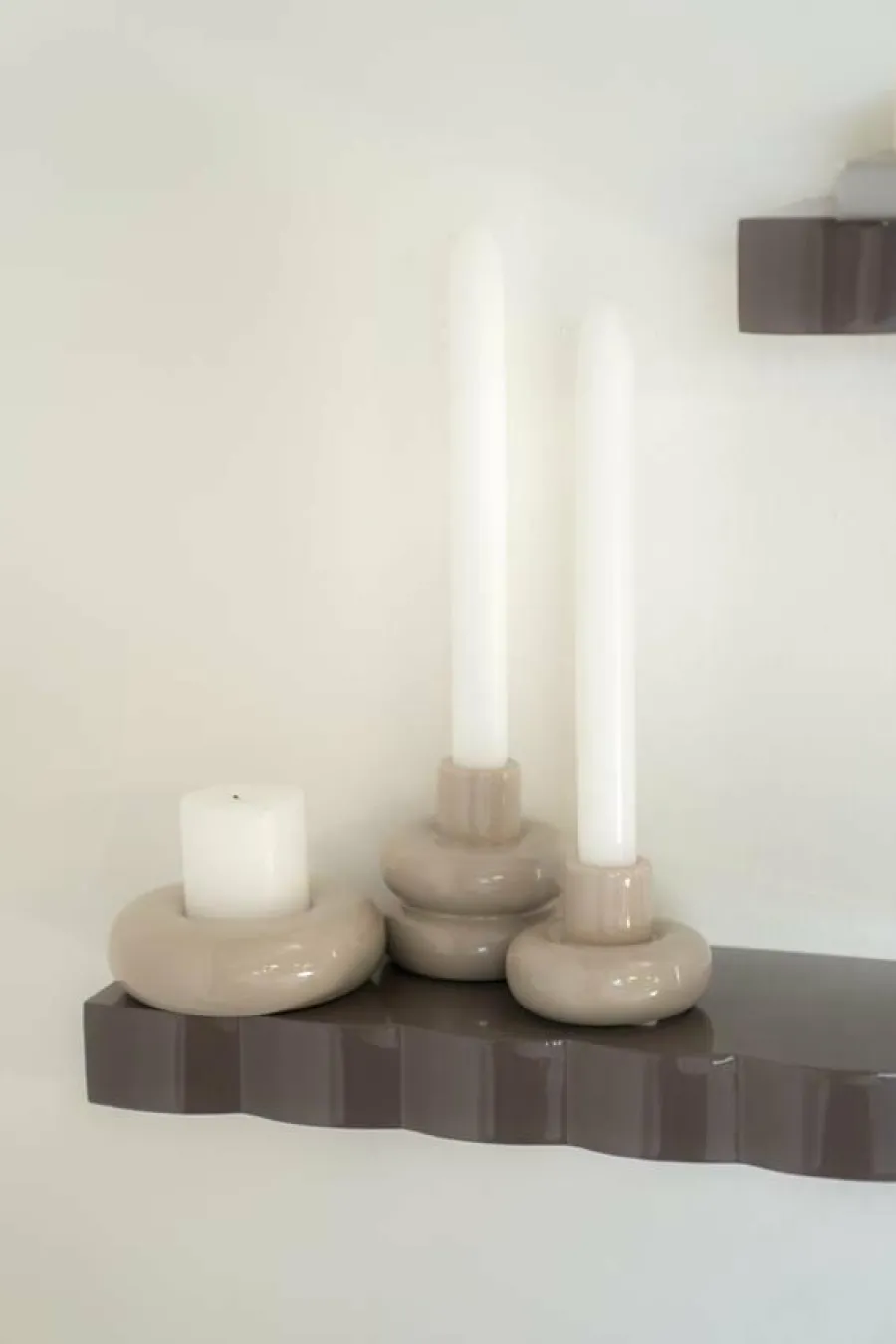 By Boo Wandplank Prinz set van 3- dark taupe Hot