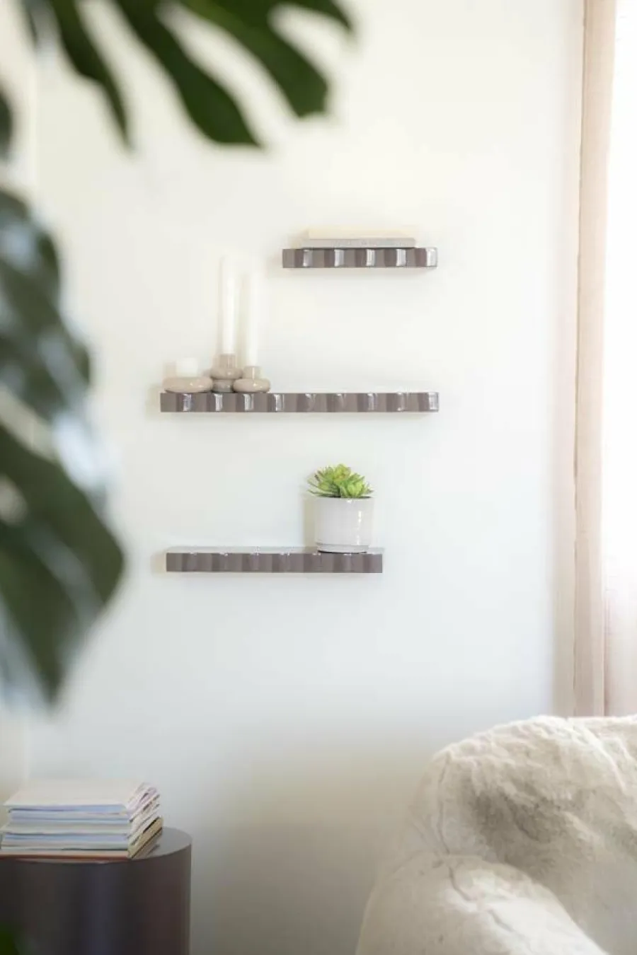 By Boo Wandplank Prinz set van 3- dark taupe Hot