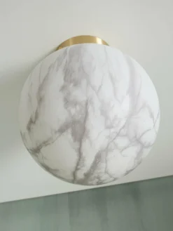 it's about RoMi Plafonniere glas/ijzer Carrara bol wit marmerprint/goud S Outlet