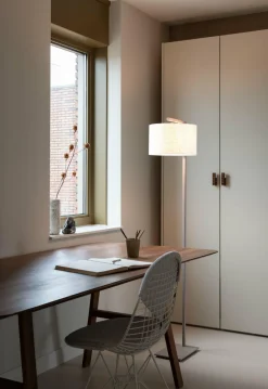 it's about RoMi Vloerlamp Boston zand/kap 3220 wit Hot