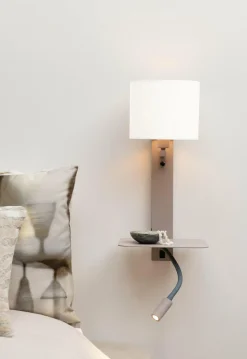 it's about RoMi Wandlamp Florence+leeslamp zand/kap 1815 wit Hot