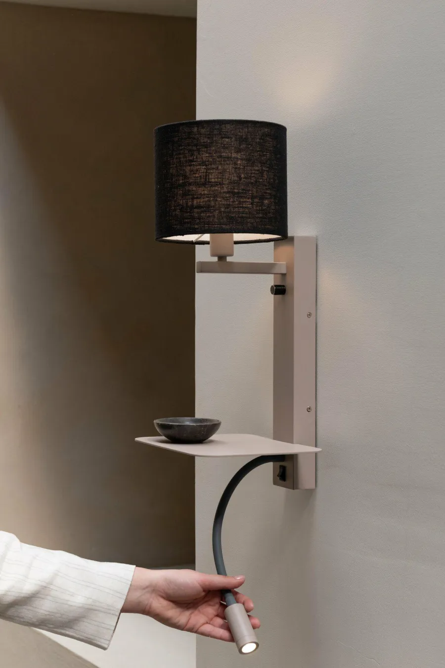 it's about RoMi Wandlamp Florence+leeslamp zand/kap 1815 zwart Sale