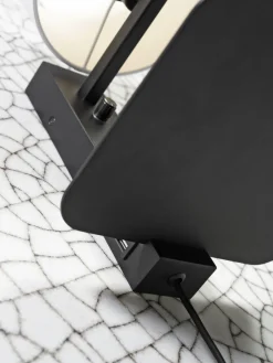 it's about RoMi Wandlamp ijzer Florence E14 met plank+usb incl. dimmer zwart Hot