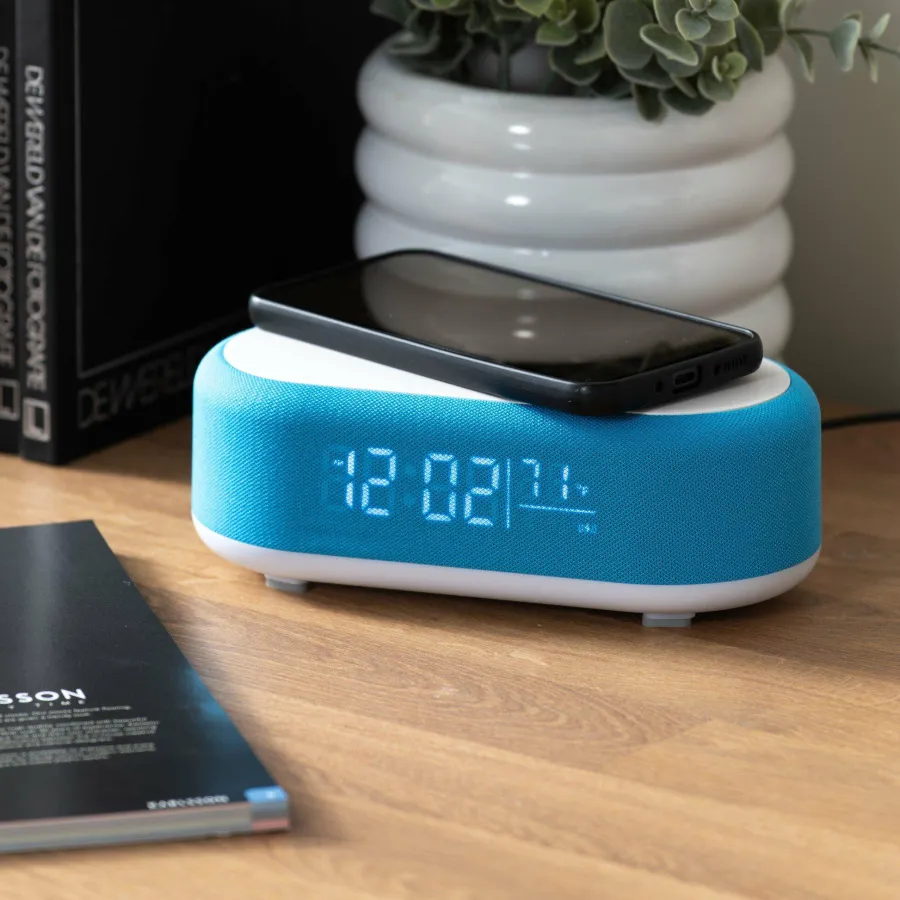 Karlsson Alarmklok Vogue met telefoonoplader en bluetooth helder blauw Best