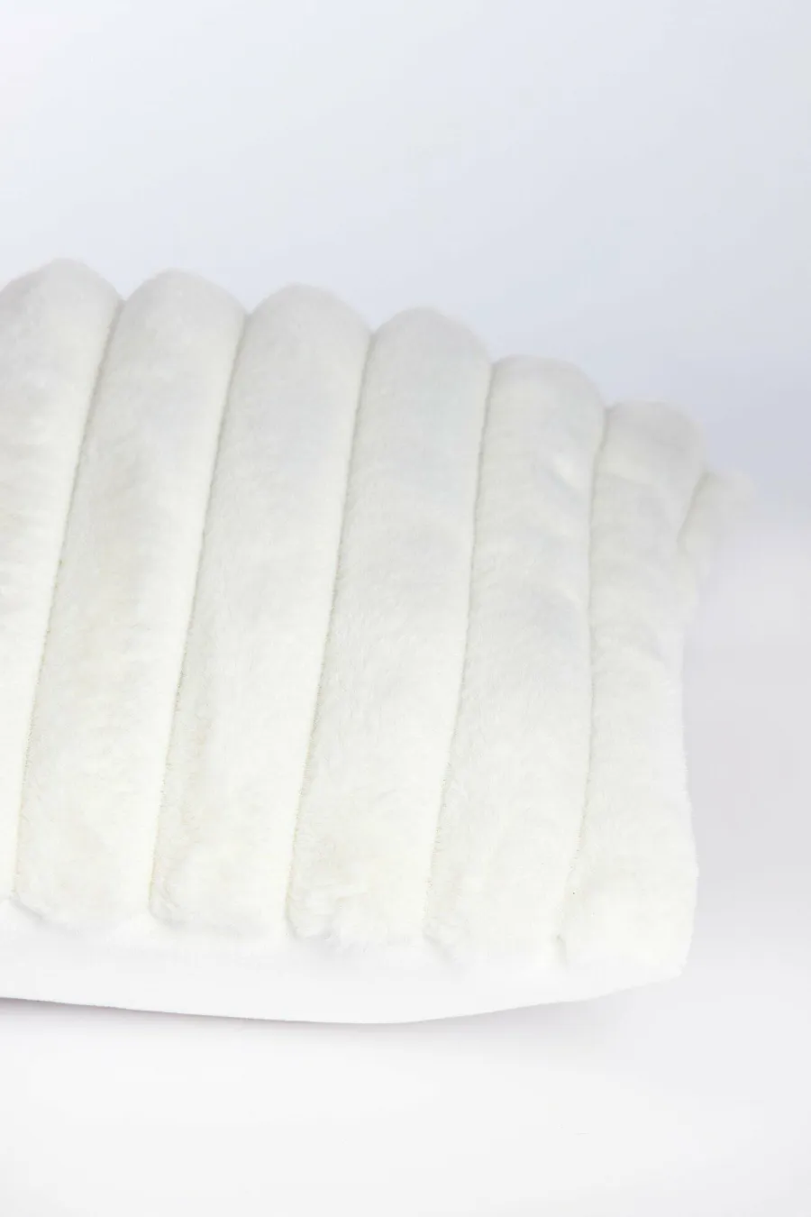 Light en Living Kussen 45x45 cm VAJEN velvet crème Hot