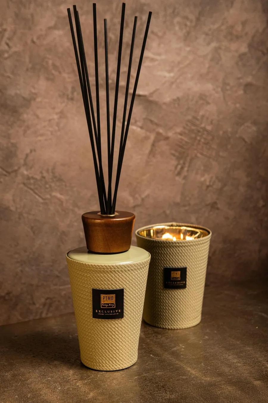 PTMD Luxe geur giftset Exclusieve geurstokjes 1L + geurkaars 900g black forest Discount