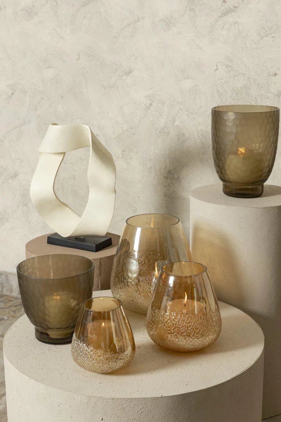 PTMD Ameara Amber Glas Rond Taps Windlicht S – Handgemaakt Sfeerglas Ø16 cm