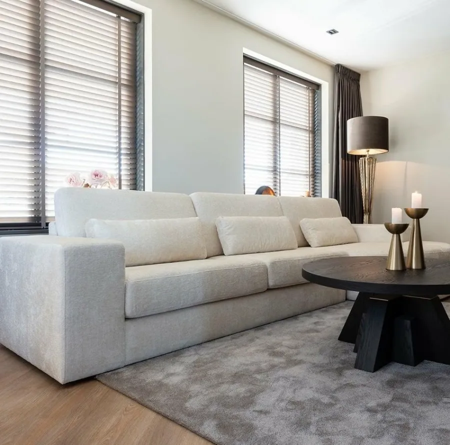 Richmond Interiors Bank Felix 2.5 seats + lounge rechts rond white chenille (Bergen 900 white chenille) New