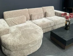Richmond Interiors Bank Felix lounge links rond + 2.5 zits - Island shitake 124 - Showroommodel Hot