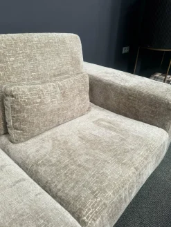 Richmond Interiors Bank Felix lounge links rond + 2.5 zits - Island shitake 124 - Showroommodel Hot