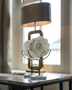 Richmond Interiors Faux koraal Jada op standaard wit