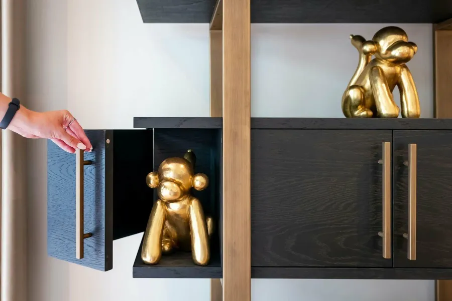 Richmond Interiors Wandkast Cambon 4-deuren 4-planken (Dark coffee) Clearance