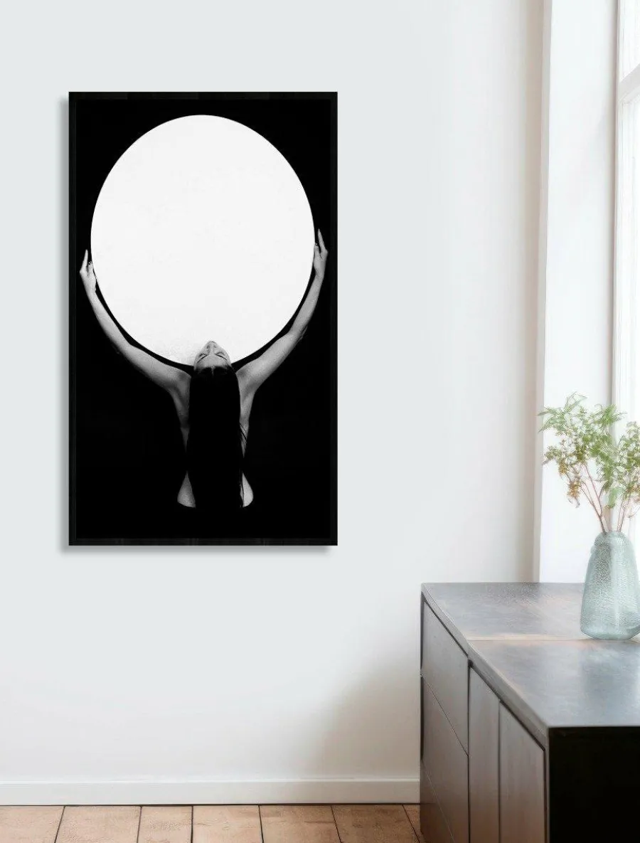 Wandkraft Femme Portant L’univers Discount