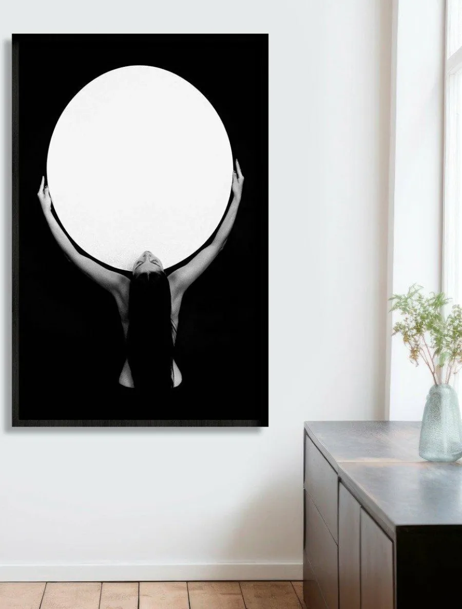 Wandkraft Femme Portant L’univers Discount