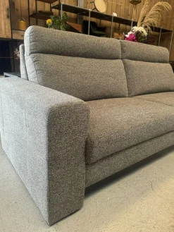 WoonMax Bank Marseille 3 zits Sherlock taupe, hoge rugleuning, brede armleuning - Showroommodel Discount