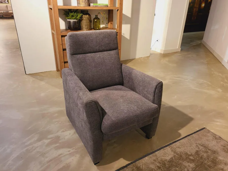 WoonMax Bank Seattle showroommodel met hoge rug New