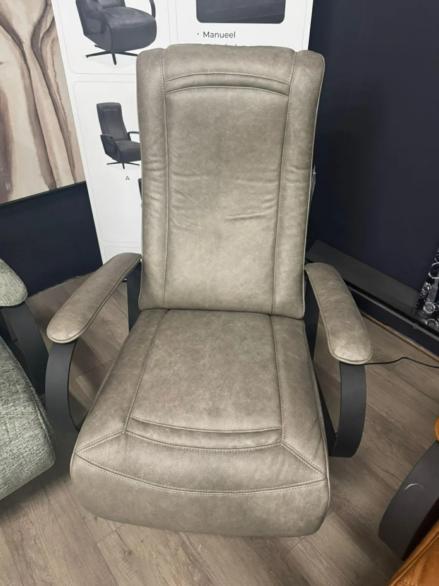 WoonMax Relaxfauteuil Queen Mustang Taupe elektrisch met accu - Showroommodel Online