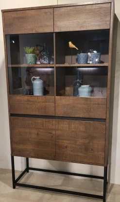 WoonMax Showroommodel - Milltown Vitrinekast met 2 glazen deuren - 116 cm - incl led Hot