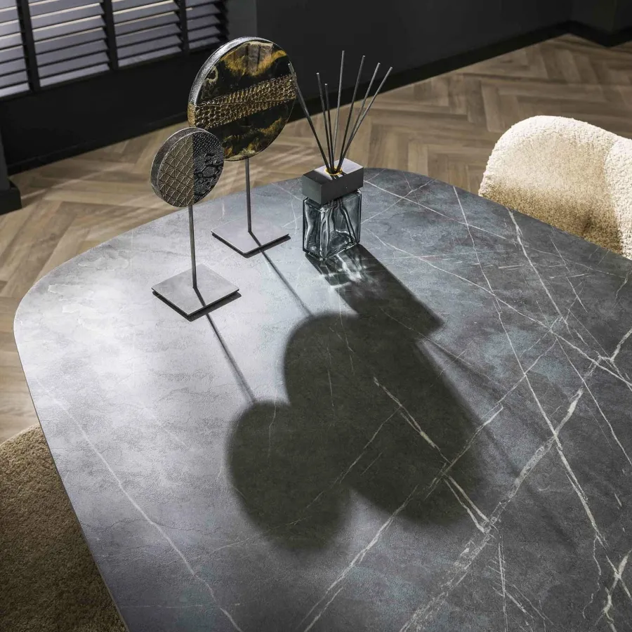 WoonStijl Eetkamertafel 180 deens ovaal zwart bruin Discount