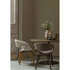 Woood Yossi eetkamerstoel bruin met houten poot donkerbruin